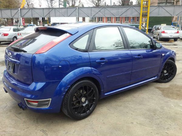 Ford Focus 2.0S 原廠手排 照片2