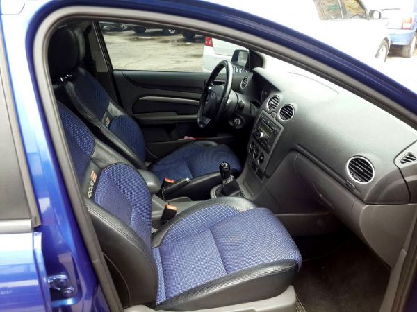 Ford Focus 2.0S 原廠手排 照片7