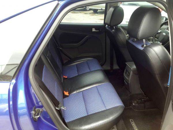 Ford Focus 2.0S 原廠手排 照片8