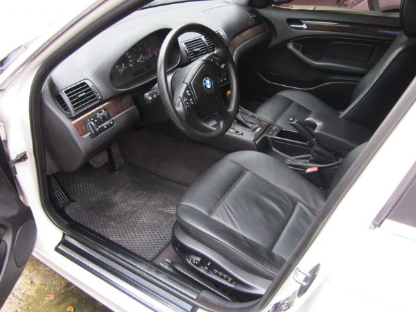 Bmw 323i 2.5 全額貸免頭款 照片5