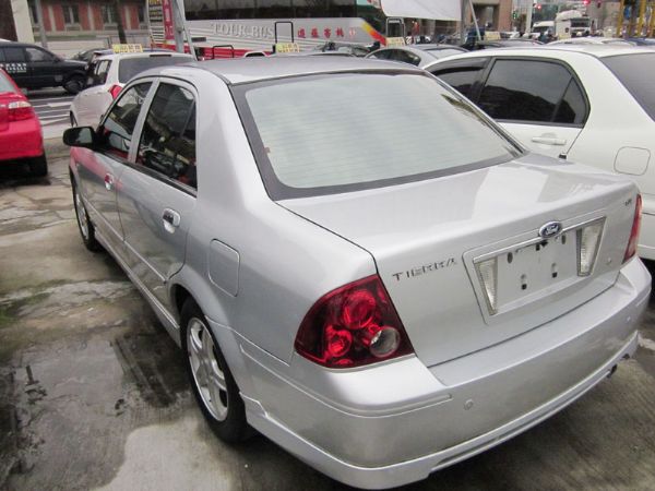 Ford Tierra 1.6 銀色 照片4