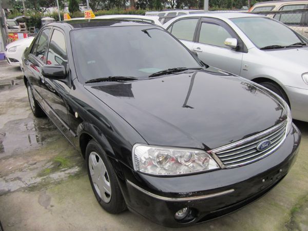 Ford Tierra 1.6 黑色  照片4