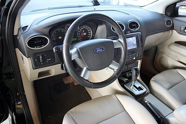 Ford福特 Focus 4D 1.8 照片4