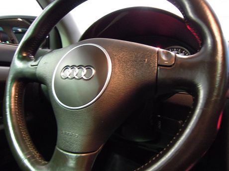 Audi 奧迪 A4 1.8T 照片3
