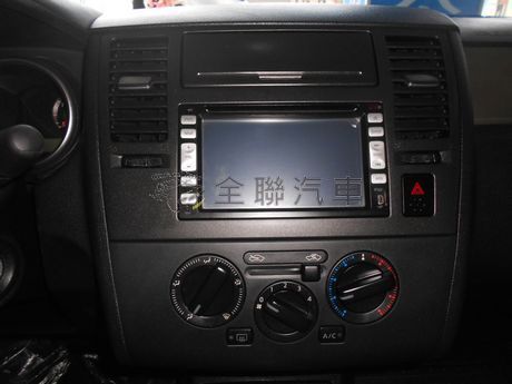 Nissan 日產 Tiida 照片6
