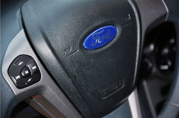 Ford Fiesta S版1.6 黑色 照片6