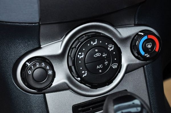 Ford Fiesta S版1.6 黑色 照片8