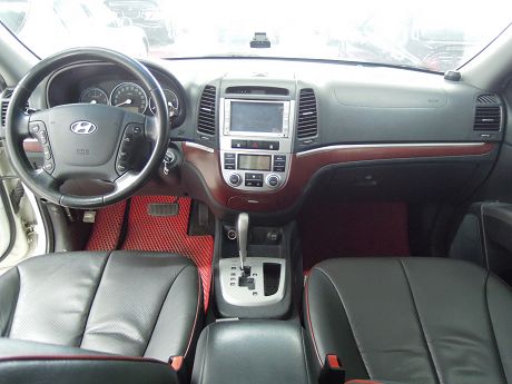 Hyundai 現代 Santa FE 照片2