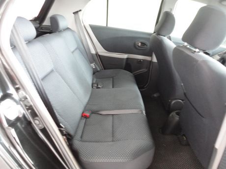 Toyota豐田 Yaris  照片8
