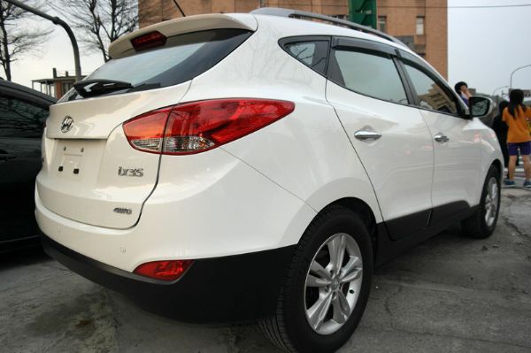 Hyundai ix35 2.4 白色 照片2