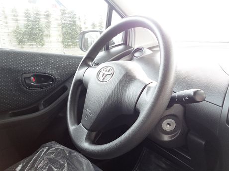 Toyota豐田 Yaris  照片3