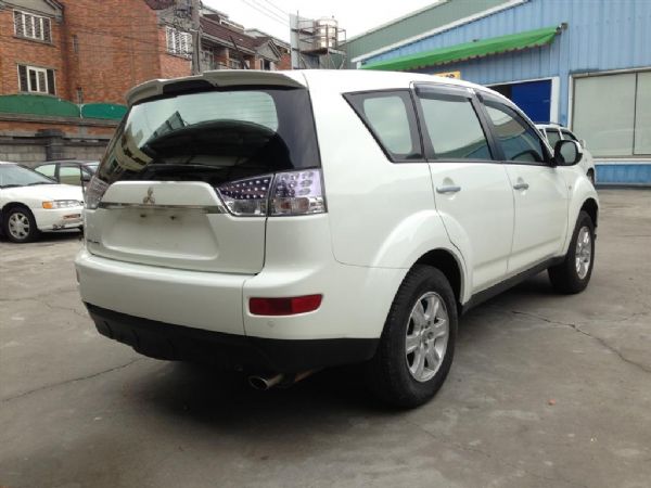 2011 OUTLANDER 雪貂白  照片2