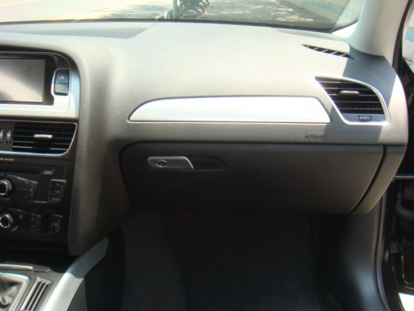 AUDI A4 1.8T 照片10