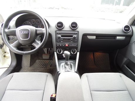 Audi 奧迪 A3 1.6 照片2