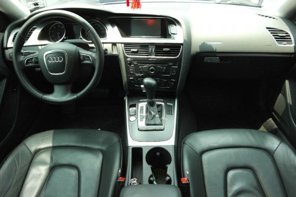 Audi A5 2.0T 白色 雙門轎跑 照片3
