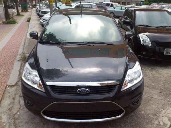 Ford Focus 黑 照片2