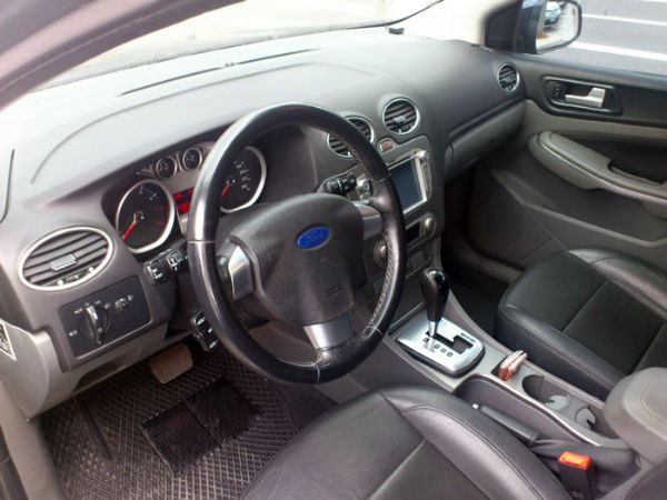 Ford Focus 黑 照片7