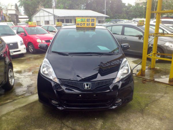 Honda FIT 1500c.c 黑  照片2