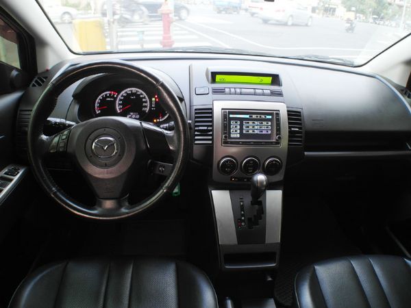 Mazda 5 2000c.c 黑色 照片5