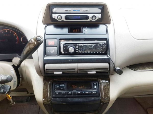 Nissan QRV 2.0頂級 照片7