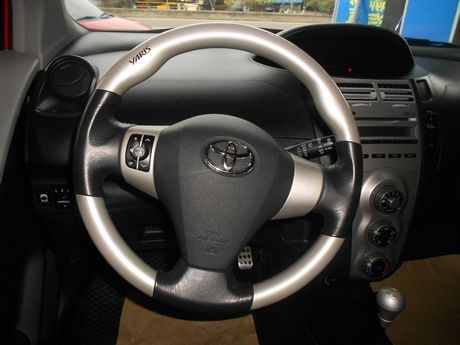 Toyota 豐田 Yaris 照片3