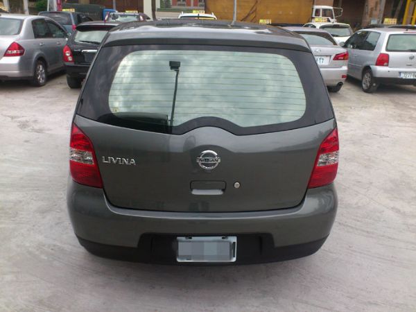 Nissan Livina 1.6時尚灰 照片3