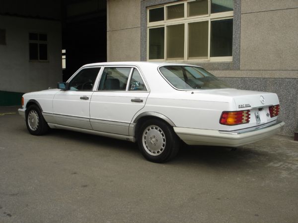 賓士300SEL 照片8