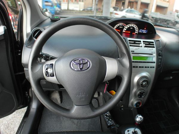 Toyota Yaris G版 省油小車 照片8