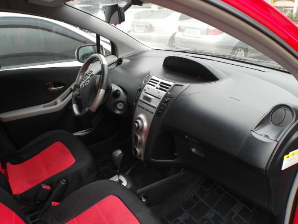 Toyota Yaris G版 1.5紅 照片4