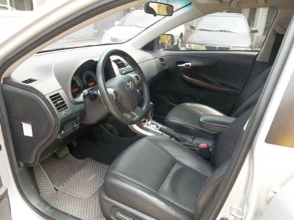 豐田 ALTIS 2011年 2.0銀 照片7