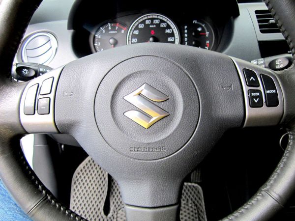 Suzuki Swift 認證車 白色 照片8