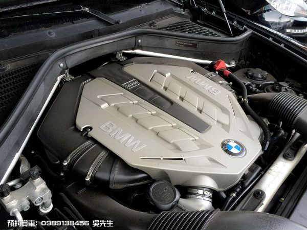 BMW X6 X-DRIVE 50i 照片10