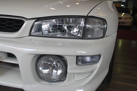 Subaru Impreza GT四門 照片9