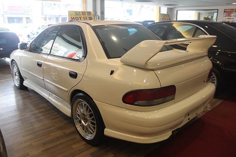 Subaru Impreza GT四門 照片10