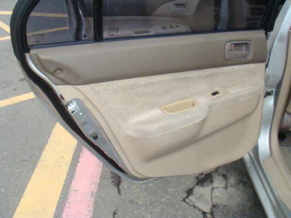 MITSUBSHI LANCER 照片4