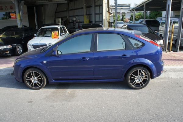 2005年五門小鋼砲FOCUS 2.0S 照片3