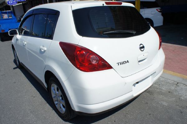 TIIDA 1.8五門 家庭車首選IKE 照片3