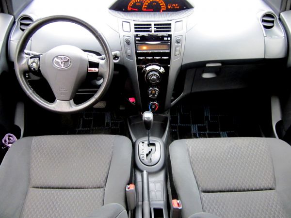 Toyota Yaris S版頂級灰 照片3