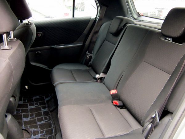 Toyota Yaris S版頂級灰 照片9