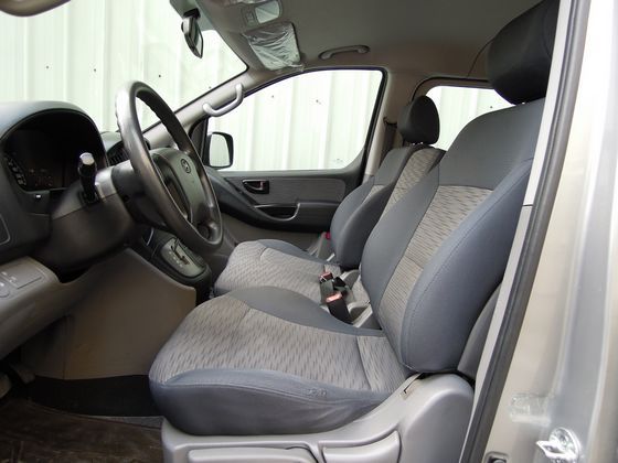 Hyundai 現代 Starex 照片6