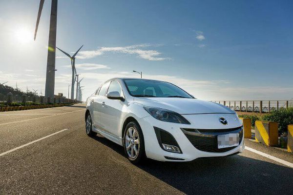 錦城汽車 頂級版馬自達3 4D 2.0 照片1