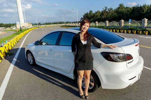 錦城汽車 頂級版馬自達3 4D 2.0 照片2