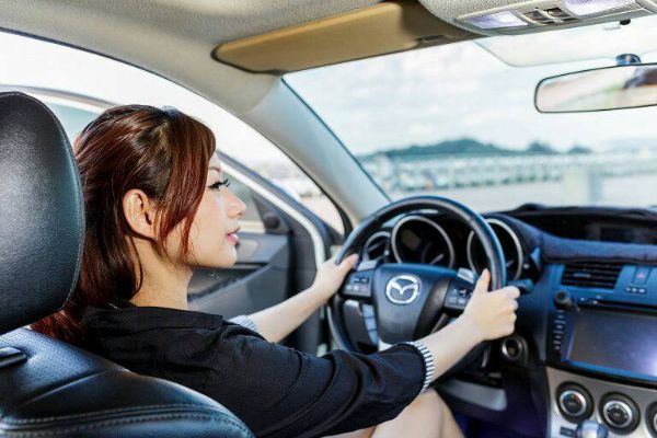 錦城汽車 頂級版馬自達3 4D 2.0 照片3