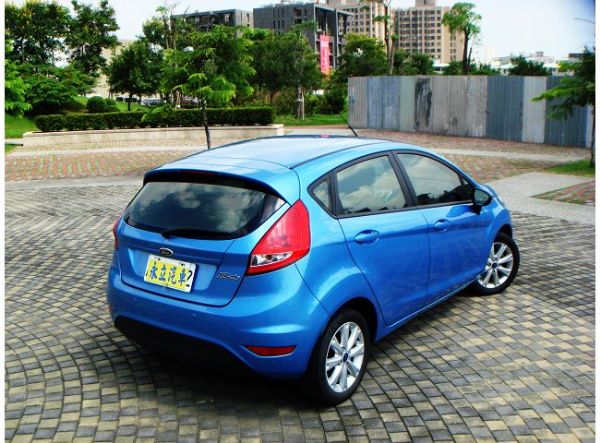 2012 Ford Fiesta 星耀藍 照片8