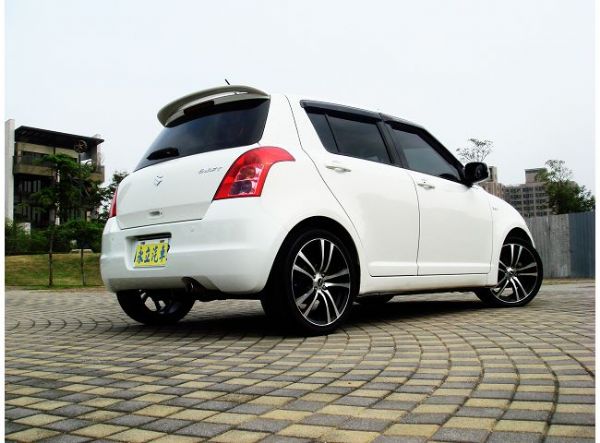 2010 Suzuki SWIFT 照片3