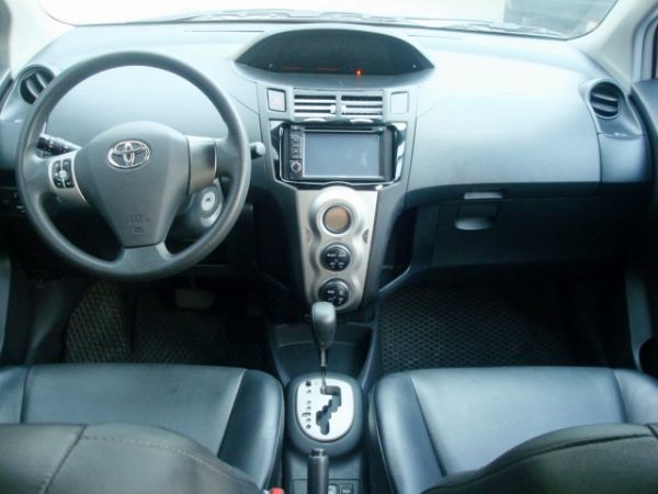 豐田 YARIS 11年 1.5白 照片4