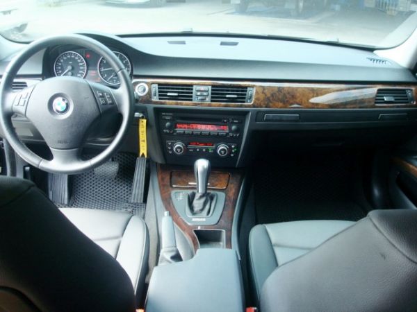 BMW 320I 07年 2.0黑 照片4