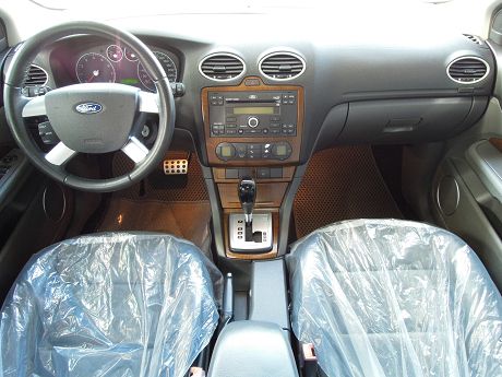 Ford 福特 Focus 1.8 照片2
