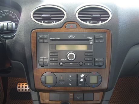 Ford 福特 Focus 1.8 照片7