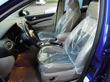 Ford 福特 Focus 1.8 照片3